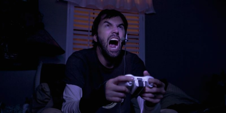 Angry gamers FEATURED IMAGE e1515927519584