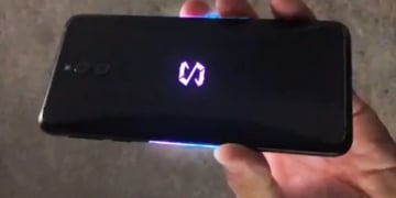 Xiaomi Black Shark 2 appears in hand on video RGB lighting galore e1539368246369