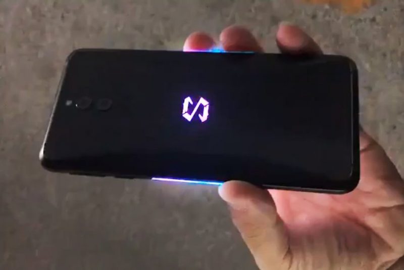 Xiaomi Black Shark 2 appears in hand on video RGB lighting galore e1539368246369