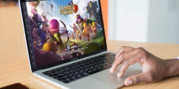 photo 1521790609145 bacea5940bde