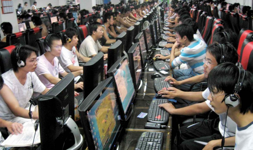 chinese internet users in internet cafe2