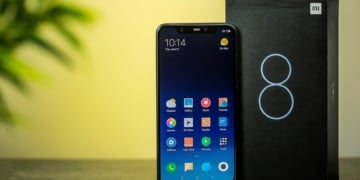 Xiaomi Mi 8 unboxing e1549214593366