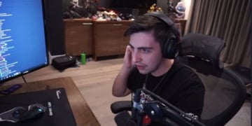 Shroud Streaming during an earthquake via twitch.tv