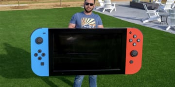Nintendo Switch Raksasa