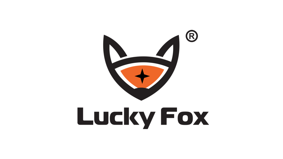 Lucky fox. Lucky Fox надпись. Lucky Fox games. Lucky Fox красивая надпись.