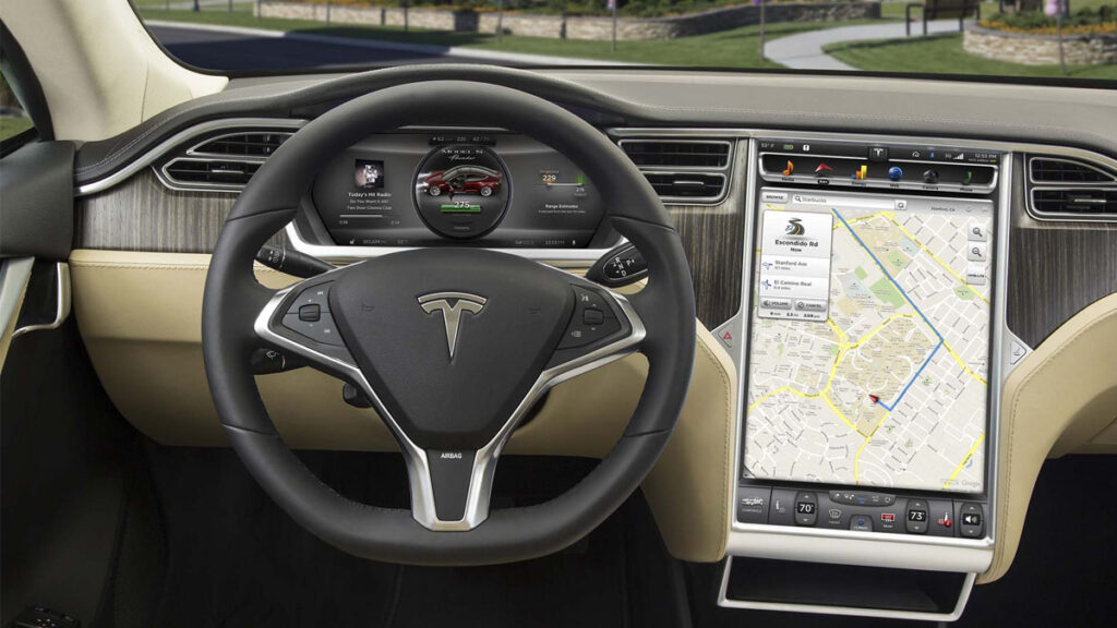 Mobil Tesla Dapat Patch Terbaru