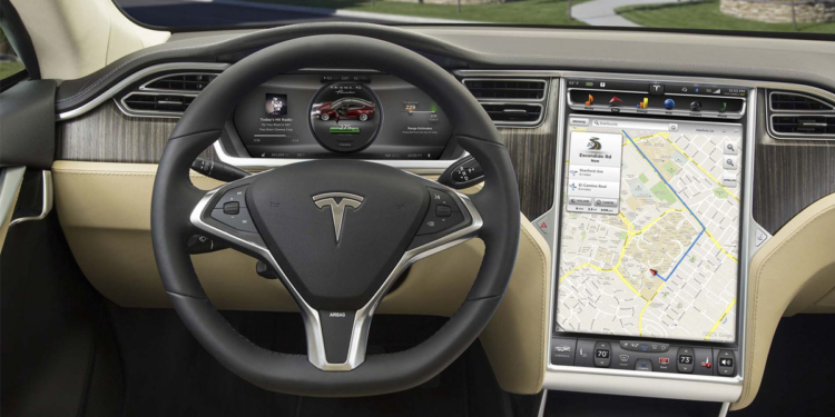 Mobil Tesla Dapat Patch Terbaru