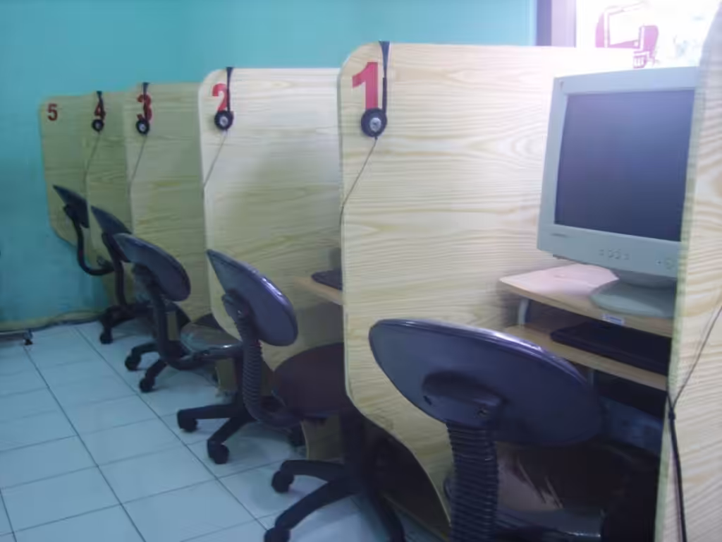 Kenapa Warnet Banyak yang Tutup dan Tidak Ramai seperti Dulu? 4 kenapa warnet banyak yang tutup