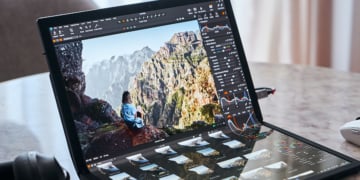 Apple Laptop Dengan Layar Lipat