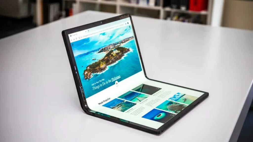 apple laptop dengan layar lipat