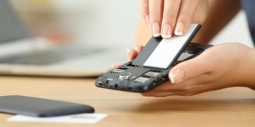 Smartphone Baterai Lepas Pasang