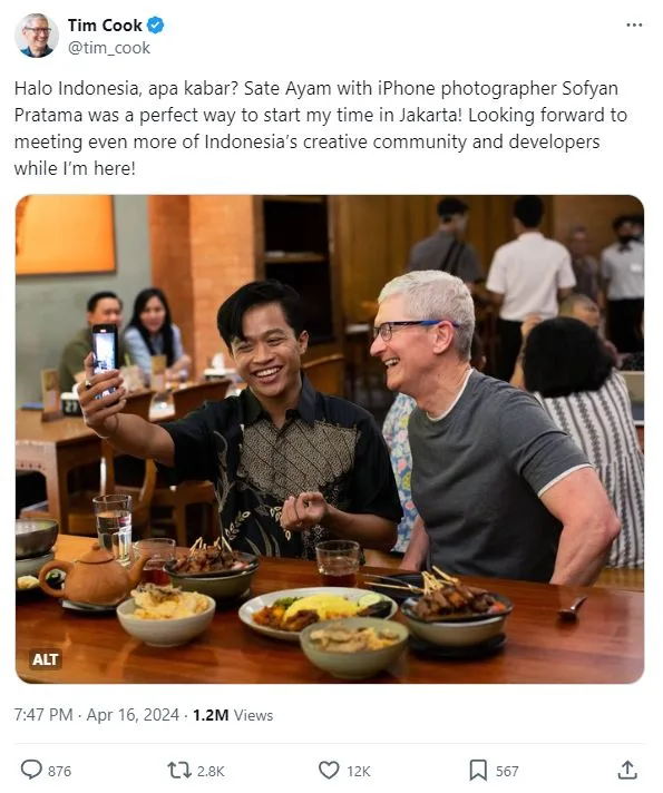 Cuitan Tim Cook Makan Sate Ayam 2024