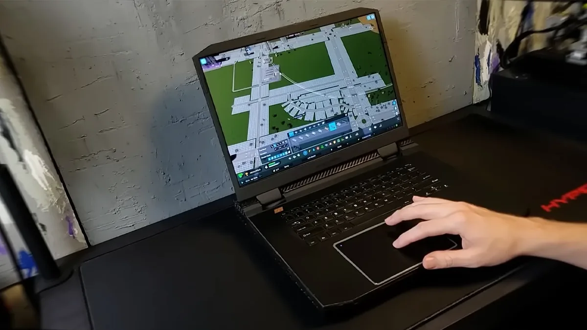 YouTuber Rakit Laptop Sendiri dengan Parts Desktop, Pakai RX 6600