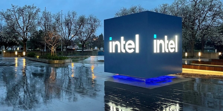 Intel Dapat Suntikan Dana