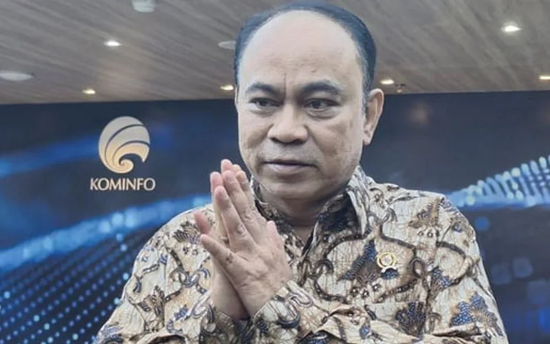 Menkominfo Masih Menuntut Hal Ini Ke Starlink