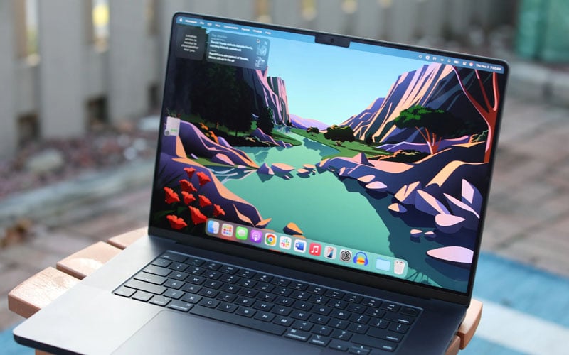 Macbook M4 Main Game