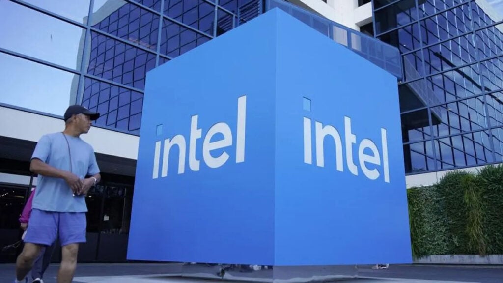 Intel Dilaporkan Menyerah