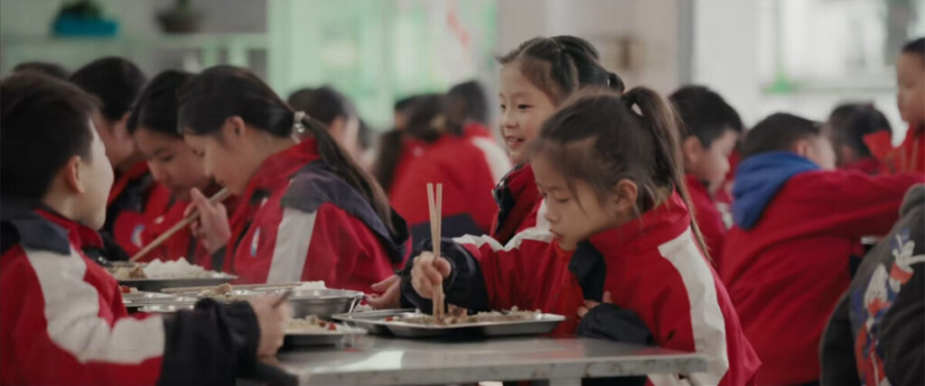 Dev. Arknights Bagikan Makan Siang Gratis untuk Anak Sekolah di Cina 2 Arknights Hypergryph Makan Siang Gratis