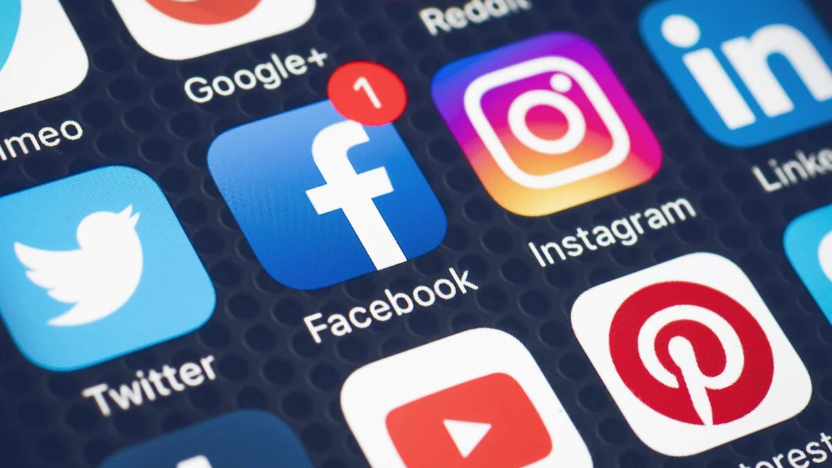 Menkomdigi Bakal Batasi Akses Media Sosial untuk Anak-Anak