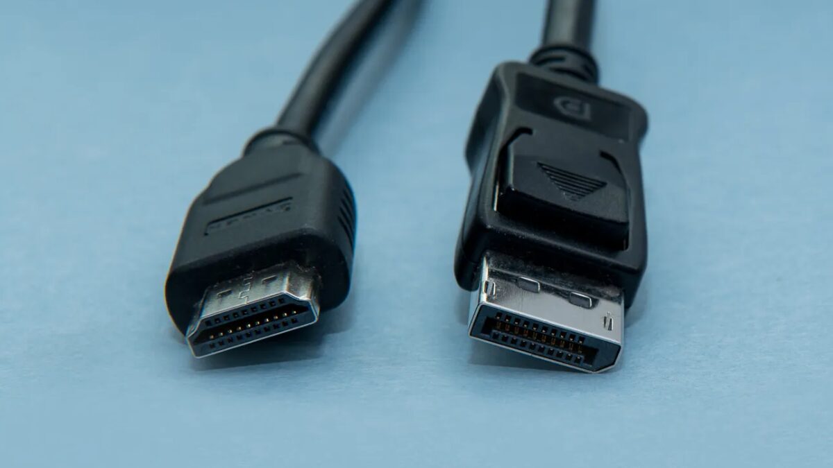 Ini Perbedaan Spesifikasi HDMI 2.2 dengan DisplayPort 2.1b