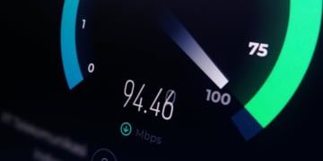 Komdigi Siapkan Layanan Internet 100 Mbps