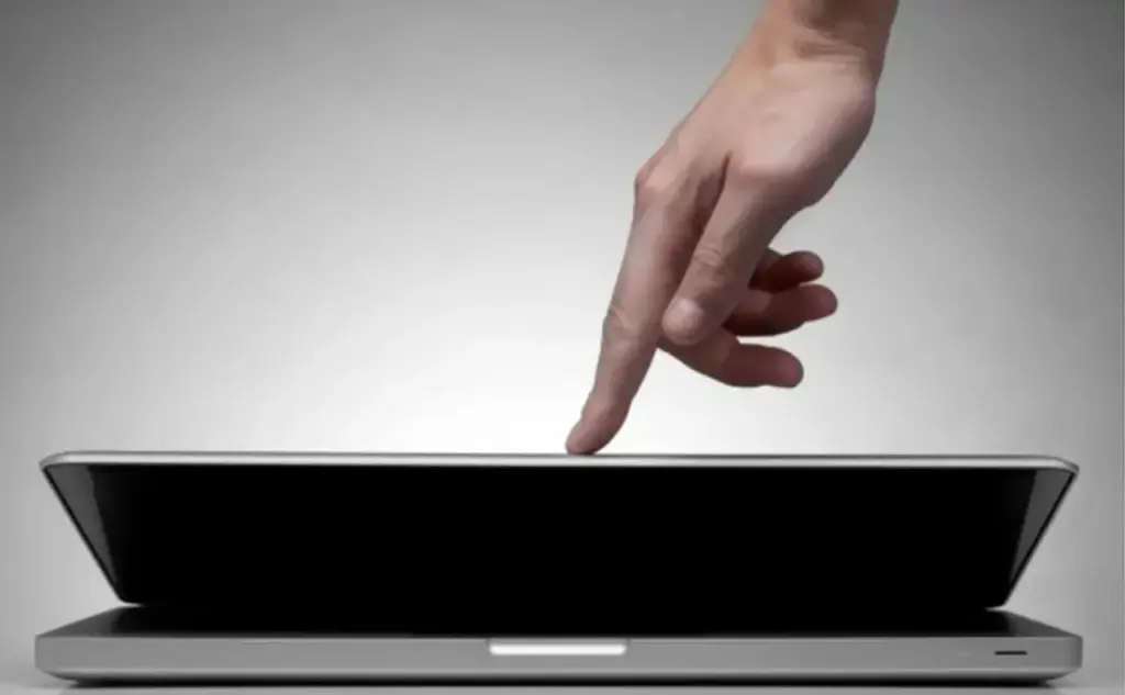 Laptop Kena Air? Inilah Pertolongan Pertama yang Perlu Kamu Lakukan! 3 Image