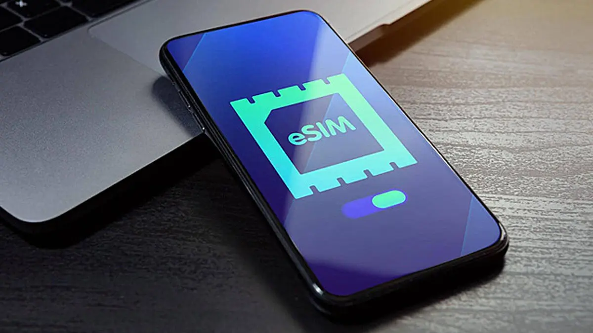 Komdigi Minta Masyarakat Beralih Gunakan eSIM, Ini Alasannya