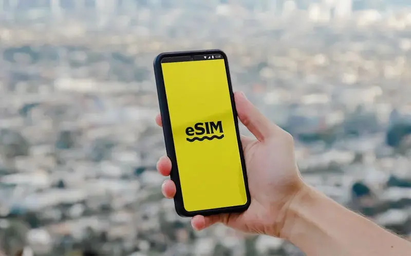 Komdigi Minta Masyarakat Beralih Gunakan eSIM, Ini Alasannya 4 Standarisasi Esim Indonesia 2025
