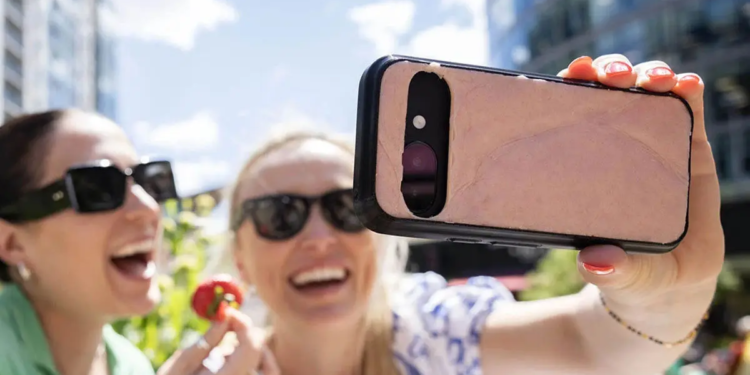 Casing HP Ini Dibuat Mirip Kulit Manusia, Bisa Berubah Warna? 1 Casing Hp