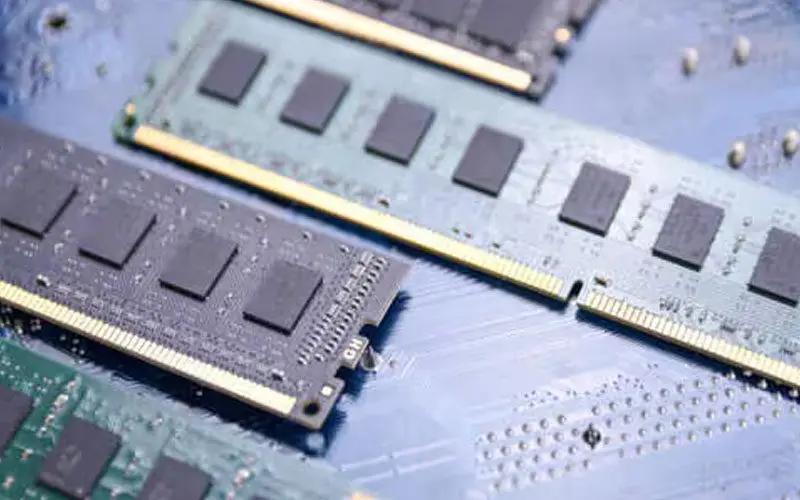 Produsen Fokus ke HBM 2025