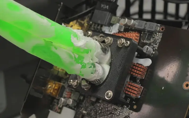 Didinginkan dengan Freezer Portabel, Performa RTX 5050 Meroket 3 RTX 5050 dengan Freezer