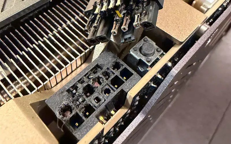 Kabel 12VHPWR Meleleh, RTX 5090 Ini Langsung Tidak Bisa Digunakan 3 RTX 5090 Kabel Meleleh 2025