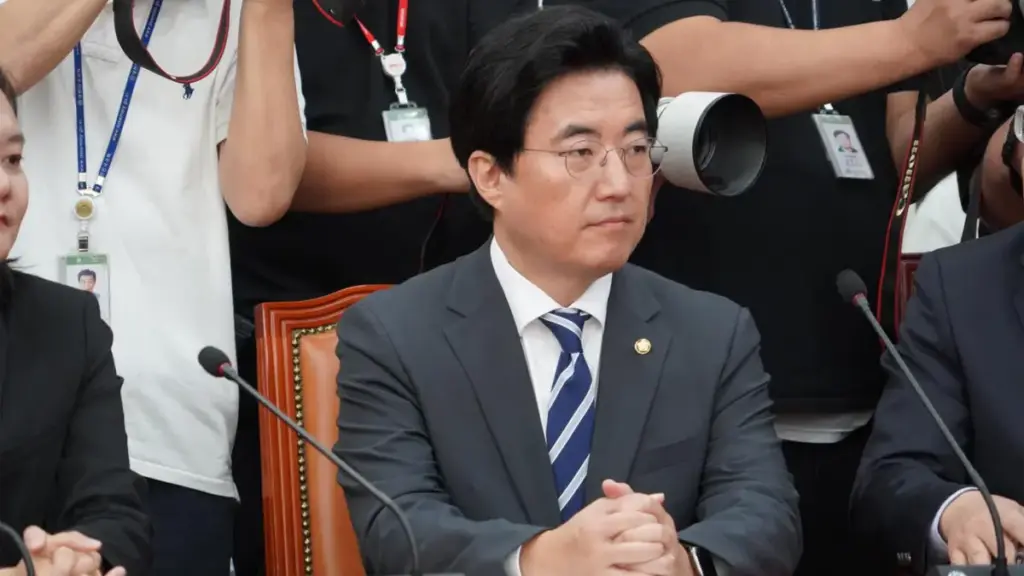 Anggota DPR Kim Seong-hoe ajukan connection amandemen