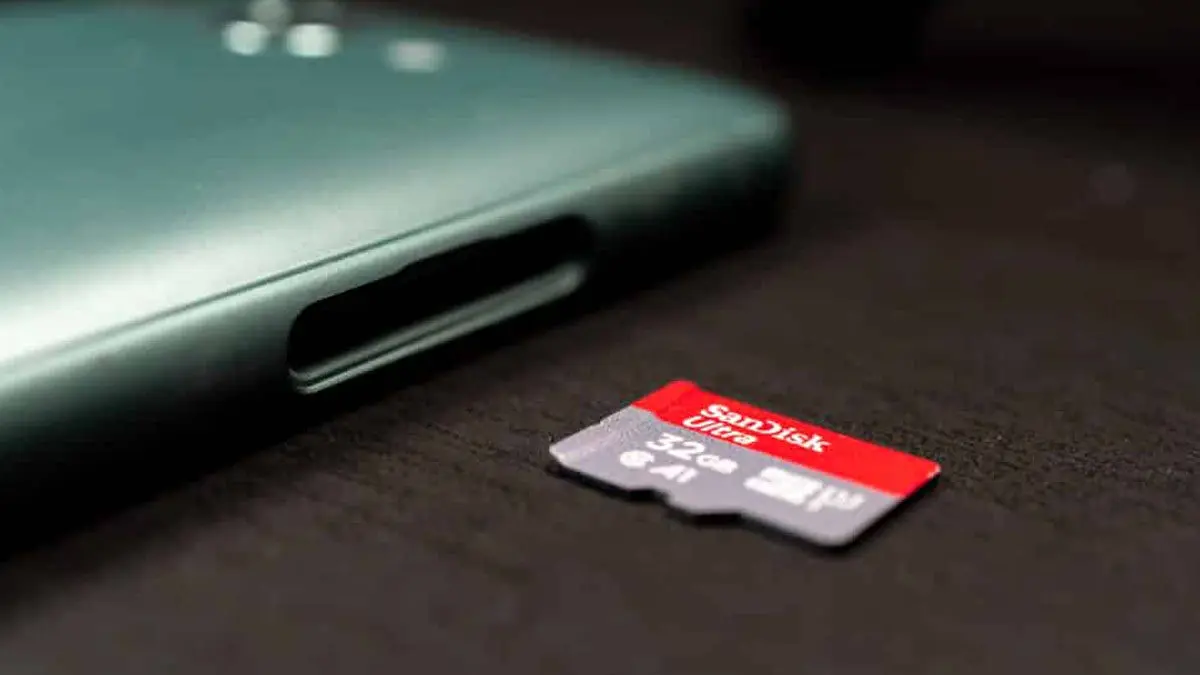 (RUMOR) Manufaktur Smartphone Ingin Kembali Hadirkan Slot MicroSD