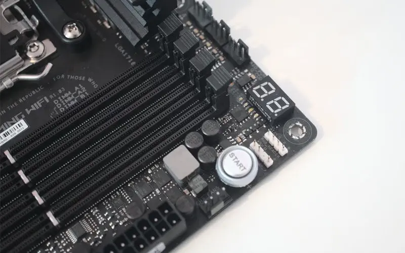 Motherboard dengan Slot DDR5