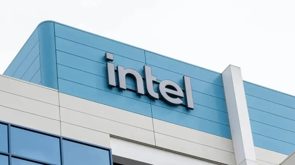 Mantan Direksi Sebut Intel Perlu Pisahkan Bisnis Produk Dan Pabrik Chip