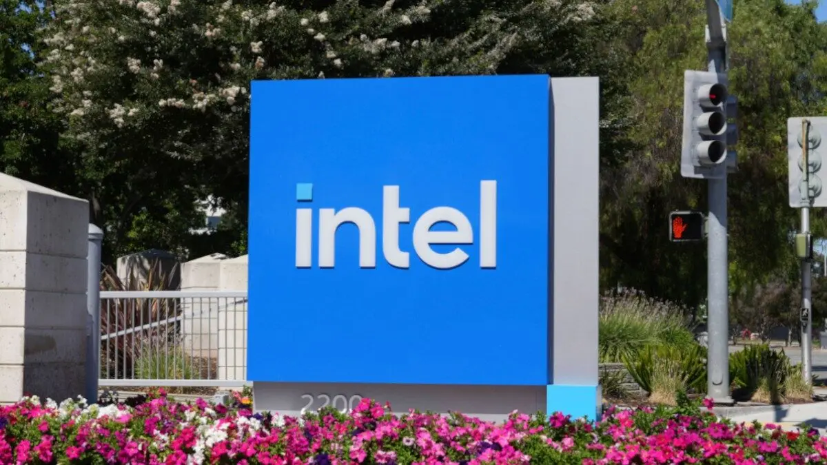 Mantan Direksi Sebut Intel Perlu Pisahkan Bisnis Produk dan Pabrik Chip