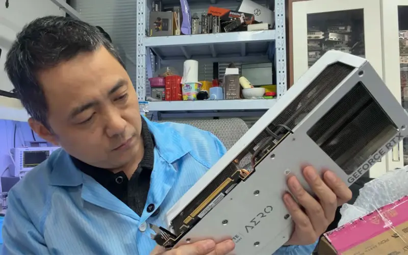 Oknum Ini Jual RTX 3060M Sebagai RTX 4080, Imbas Harga RAM Mahal? 2 RTX 3060M Disulap Jadi RTX 4080