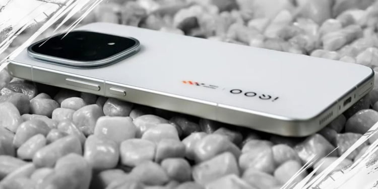 Bocoran Spesifikasi iQOO 15R Beredar, Ditenagai Snapdragon 8 Gen 5! 1 iQOO 15R 2026