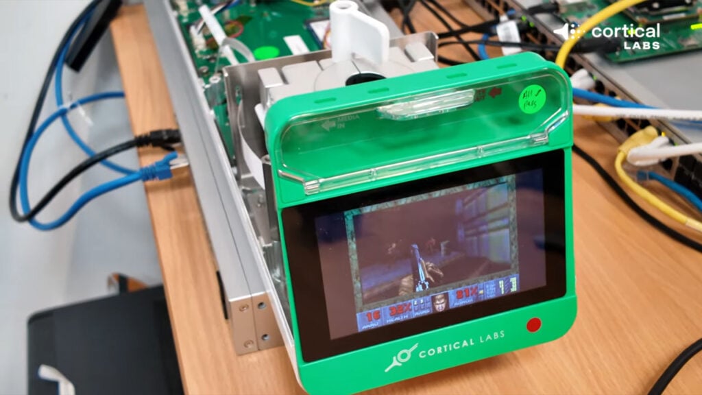 Peneliti Latih Microchip Sel Otak Manusia untuk Mainkan Doom 2 Berhasil mainkan game