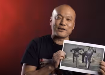 Director Resident Evil Requiem Bicycle