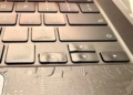 Tombol MacBook Pro Meleleh Saat Dipasang Skin, Kok Bisa? 9 Tombol Macbook Pro Meleleh 2026