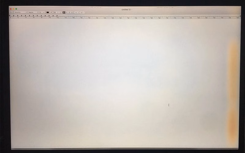 Discoloration Macbook M5 2026