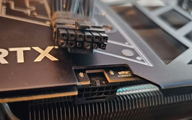 Masalah Konektor RTX 5090 Makin Parah, Meledak hingga Hancur Total! 5 Tekukan Kabel Rtx 5000 2026