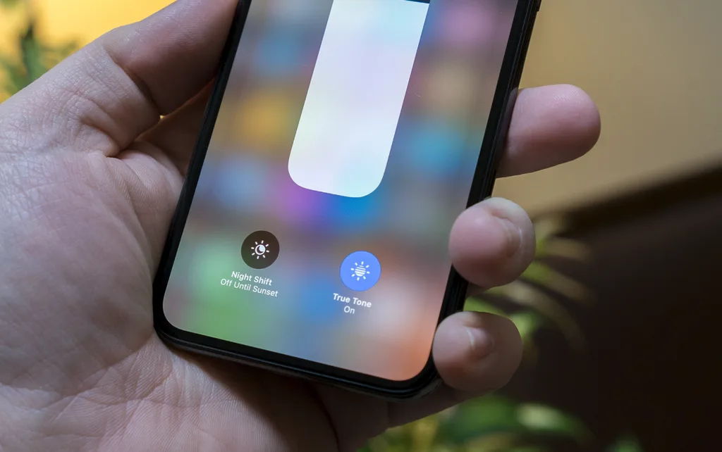 5 Mitos iPhone yang Masih Dipercayai Kebanyakan Orang 3 true tone