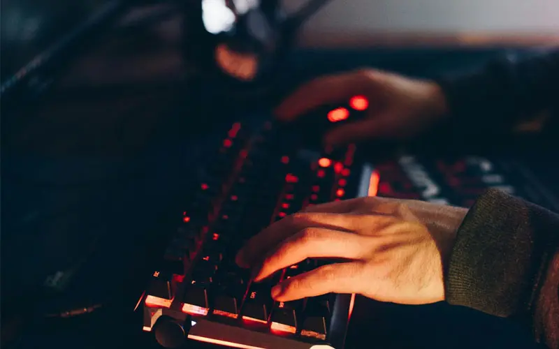 Dark Mode Dan Kelelahan Mata